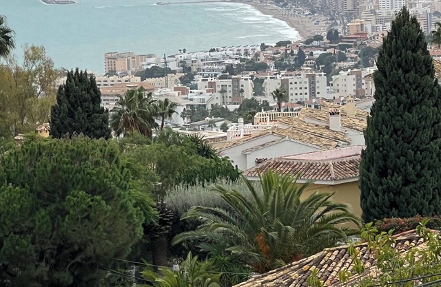 Single storey villa unoverlooked with breathtaking views over Fuengirola bay