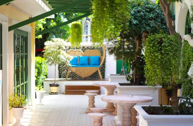 siri grand bangkok hotel