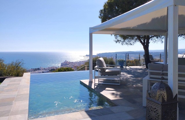 Sitges Spaces Sea View Villa-6 bedroom/5 bath/2 Pools/Sea Views/Sleeps 12