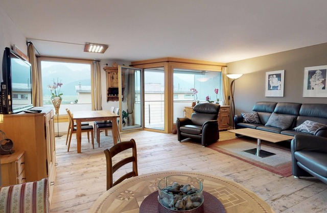 Situated just above the village centre of Samedan you will find the popular apar