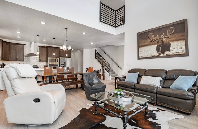 Ski area close! 5br 5.5ba, resort views, sleeps 15