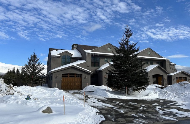 Ski Bretton Woods! Mt. Madison: 1 mi to ski, Walk to Hotel/Amazing Views/Luxury