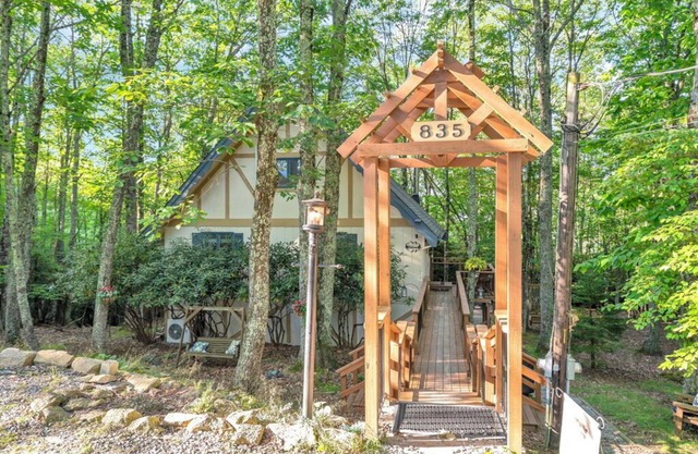 Ski Chalet at Beech Mountain with Hot Tub