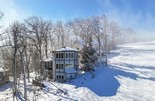 SKI IN/OUT! SiloOnTyro 4BR/4BA Retreat Perfect for Families, Close to Resort