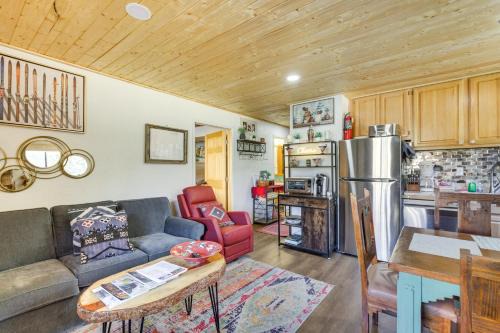 Ski-In Red River Retreat Balcony, Mountain Views!