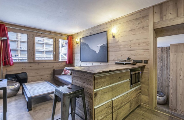 Ski-in/ski-out apartment in Val d'Isère center, up to 6 people, WIFI