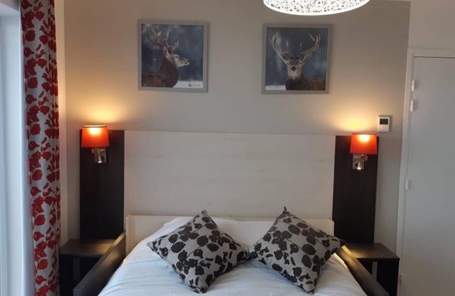 Ski-in/ski-out & foot of the slopes, swimming pool, sauna, hammam, terrace, balcony, tv, 35m²