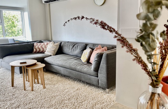 Sky Blue Sanders! Seaview + 2 min walk to Takapuna Beach!