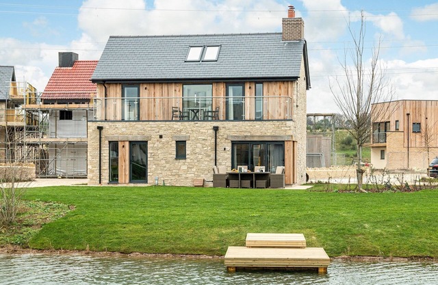 Skyfall (OI21), Silverlake, Dorset