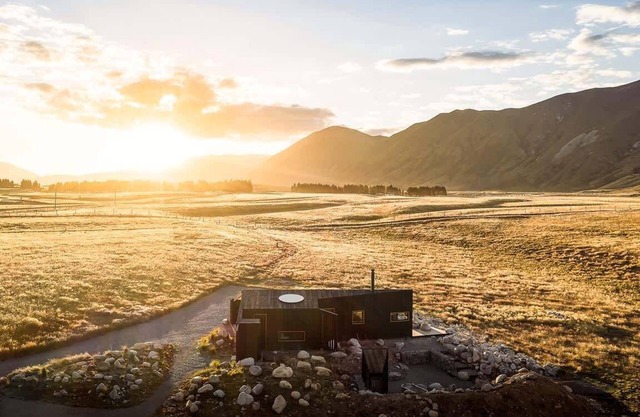 Skylark Cabin – Private Luxury Escape with Hot Tub