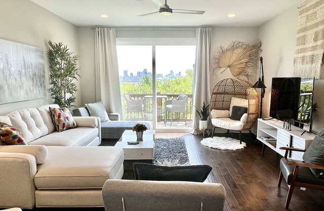Skyline Views/3 Miles to Downtown/WeeklyDiscounts/Pet Friendly