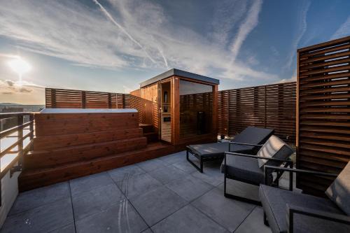 SkyLuxe Old Town Penthouse