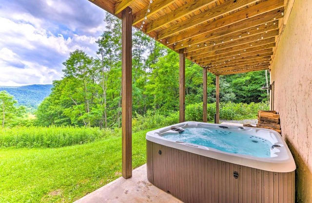 Slaty Fork Escape with Mountain View and Hot Tub!
