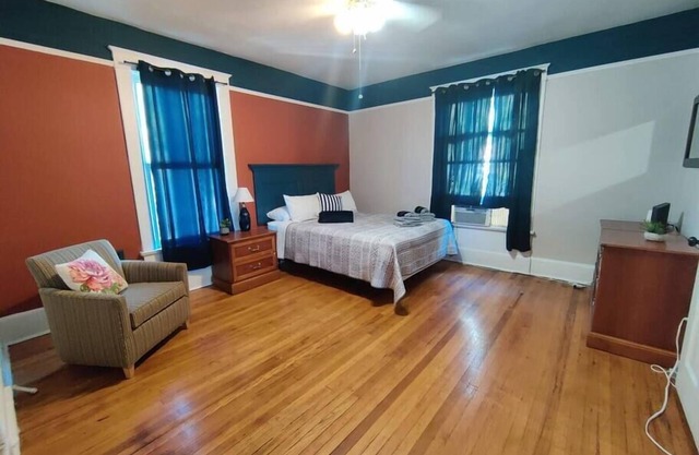 Sledge 3, Adorable Classy One Br