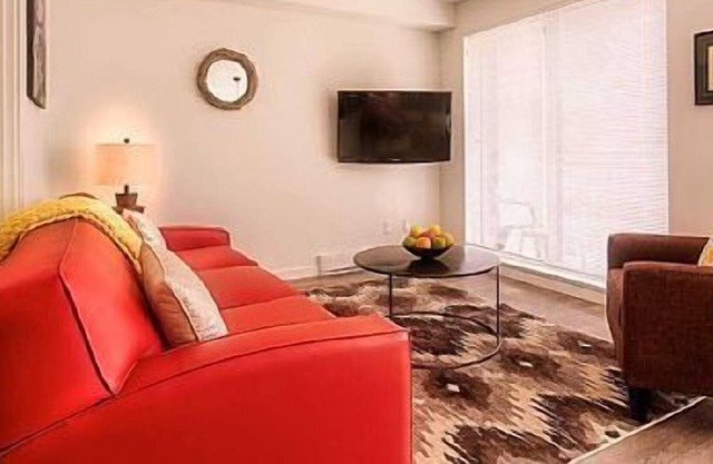 Sleek and Central Songhees Suite