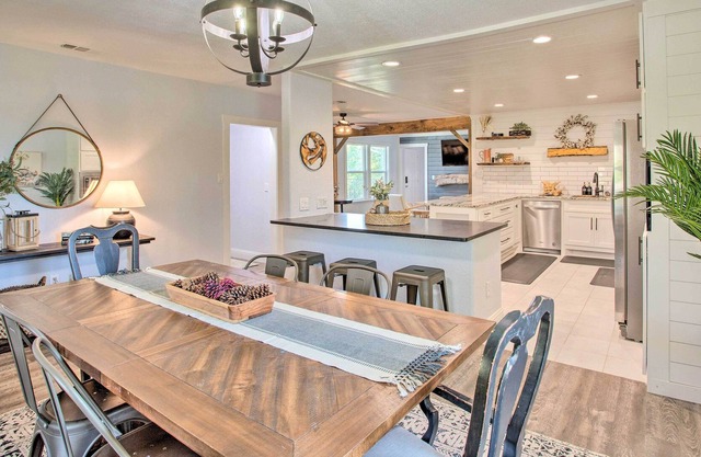 Sleek + Modern Little Elm Home: Walk to Lake!