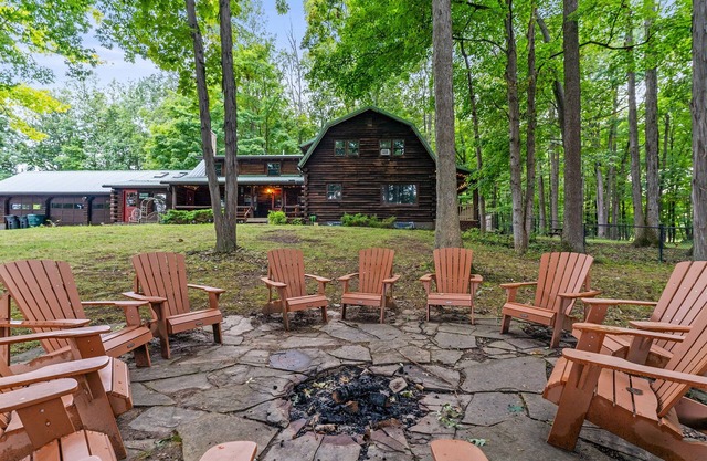 Sleeps 12 | Lake views| Hot Tub | Pet Friendly