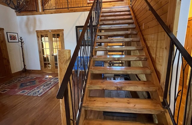 Sleeps 14 +, Great Sturgis Rally Rental in the Black Hills!