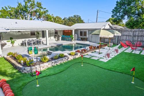 Sleeps 20 Basketball Court Pool Hot Tub Movie Room