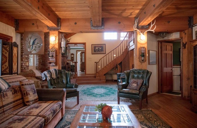 Sleeps 20+! Ranch Retreat Minutes from Disneyland - Convention Center - Beach!