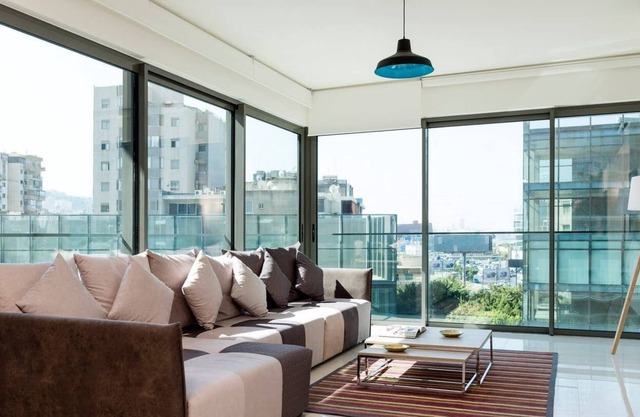 Slick in Antelias - Demco (Power 24)