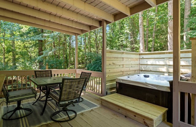 Slightly South Chalet