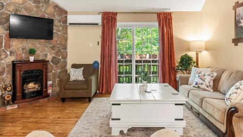 Slope Lodge Prime Skiing Location Indoor Pool Hot Tub Sauna Private Deck