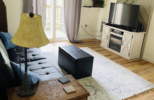 Slopeside ski in/out