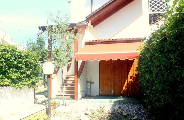 Small chalet with air conditioning and comfortable VA garden