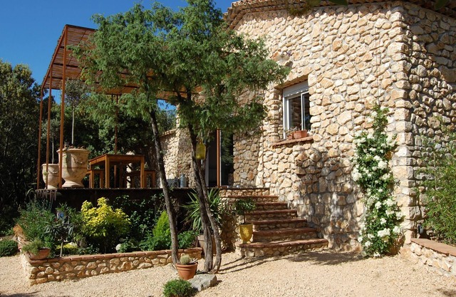 Small house in stones in the oaks, comfortable + air conditioning