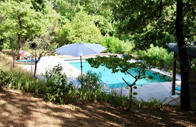Small paradise of nature, wooded, calm, well-being, treehouses, large pool