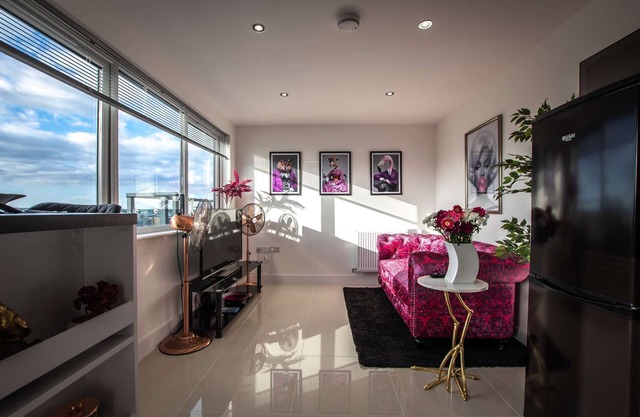 Smart Apartments - The Queens