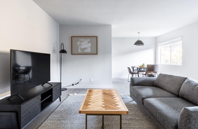 Smart Brentwood 1BR w/W/D, nr. UCLA & Restaurants, by Blueground