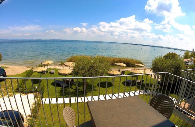 Smeraldo dip Villa Canneto