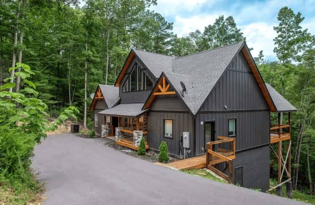 Smoky Mountain Bliss*Dogs Welcome*HotTub*EVCharger