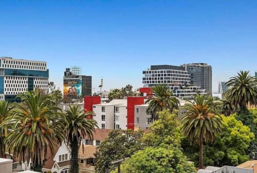 Snazzy 2 Bedroom Pad with Rooftop Pool and Hollywood Sign View