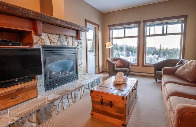 Snow Creek Lodge by Fernie Lodging Co