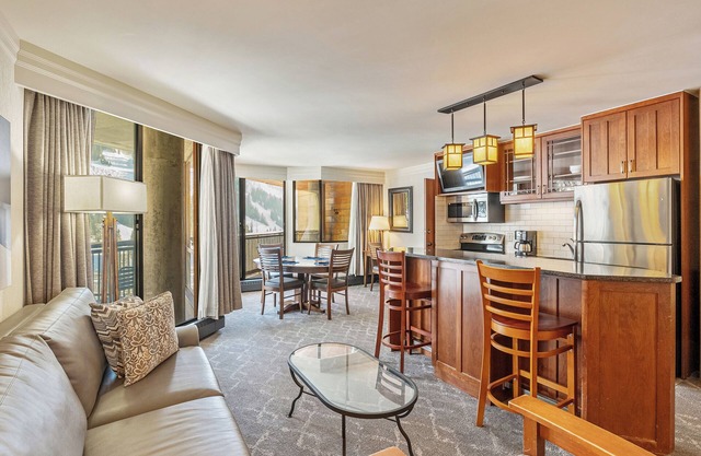 Snowbird's legendary Cliff Lodge lux ski in/out resort - Sleeps 10!