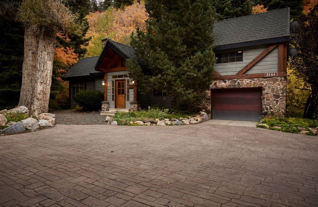 Snowcapped and sun-splashed In The Canyon Retreat: Cabin Home with Hot Tub