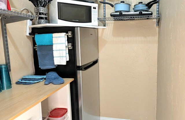 Snug Spot for Spot: Cozy Retreat Month-Long Stays