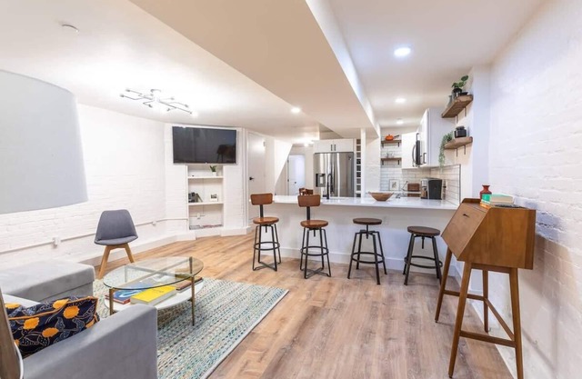 Sojourn DuPont Circle Apt: Modern Meets Historic
