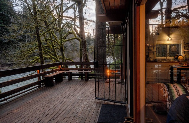 Sol Duc Riverfront Cabin – Hot Tub, Centrally Located in Olympic National Park!