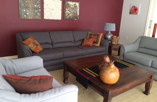 SOLAR - AFRICAN CHIC, COMFORTABLE, SUPER CLEAN AND CENTRAL