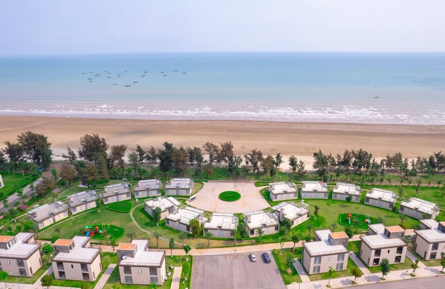 Solar LuxStay Villa - Long Beach