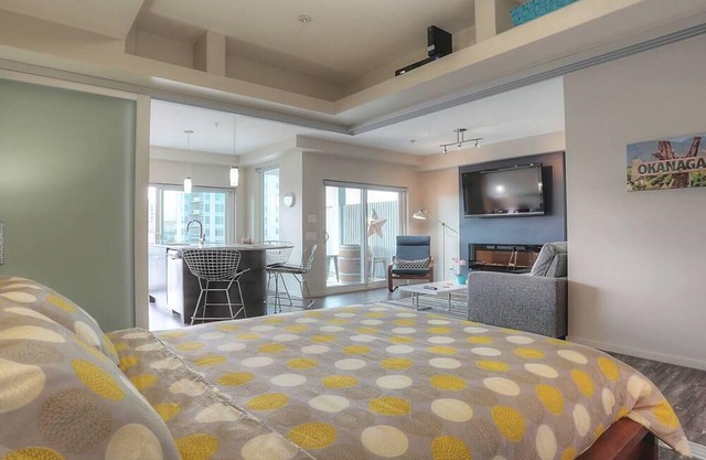 Sole Orginal Downtown - #512 – 1Bed-1Bath Suite