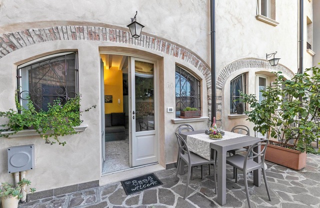 Sole Priscilla House - Terrace & parking, Salò, Italy