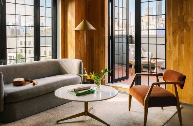 Sonder The Industrialist | King Room w/Balcony