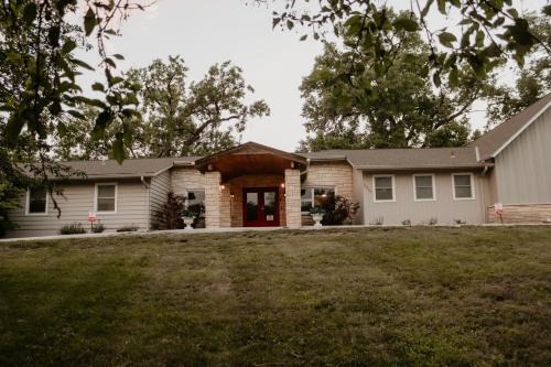 Sonlit Retreats