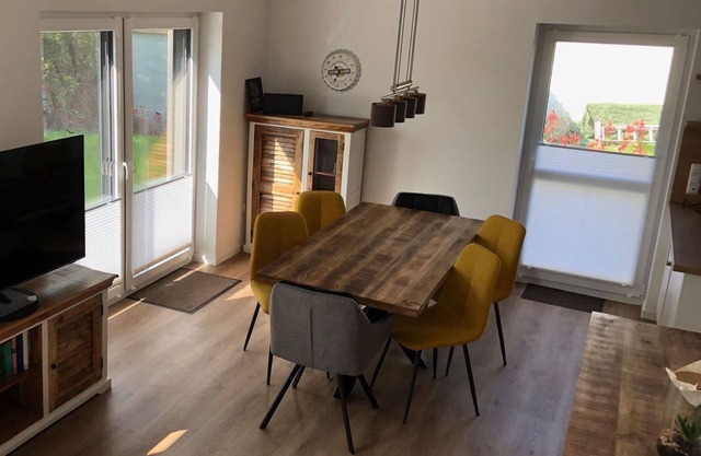 Sonnenhuus Sanddorn - Neues Ferienhaus/Doppelhaushälfte in Bester Lage in Werdum Gelegen, für max