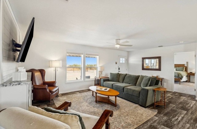 Sonoran Desert Stay - Between Winery & Monastery